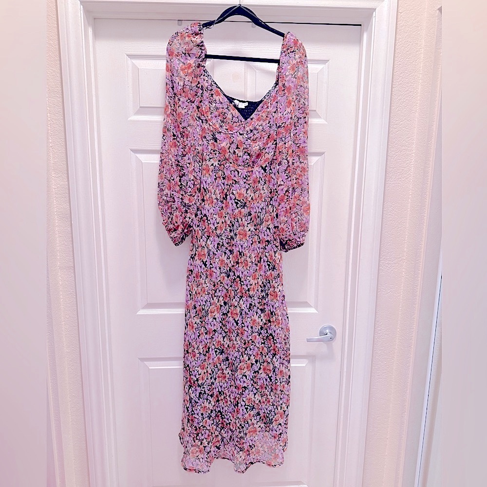 Floral V-Neck Midi Dress in Pink